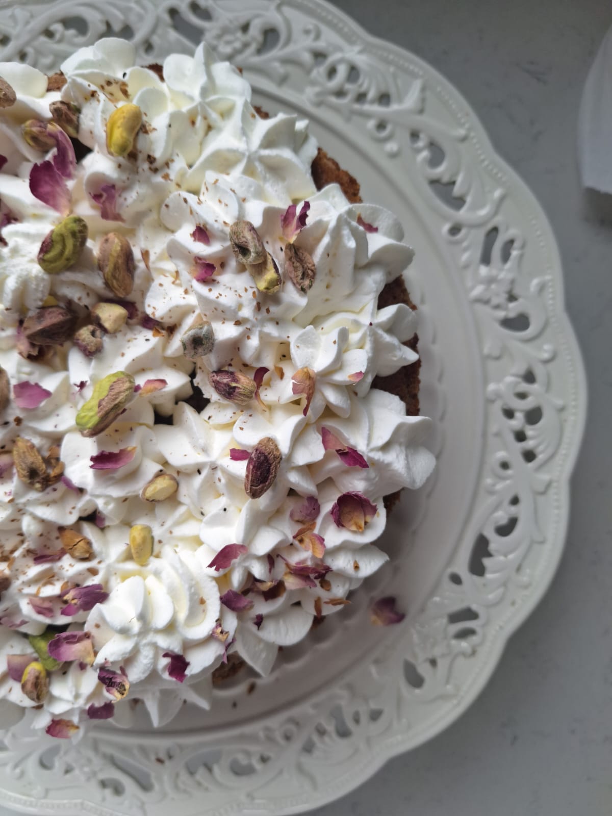 Cream Rose Cake